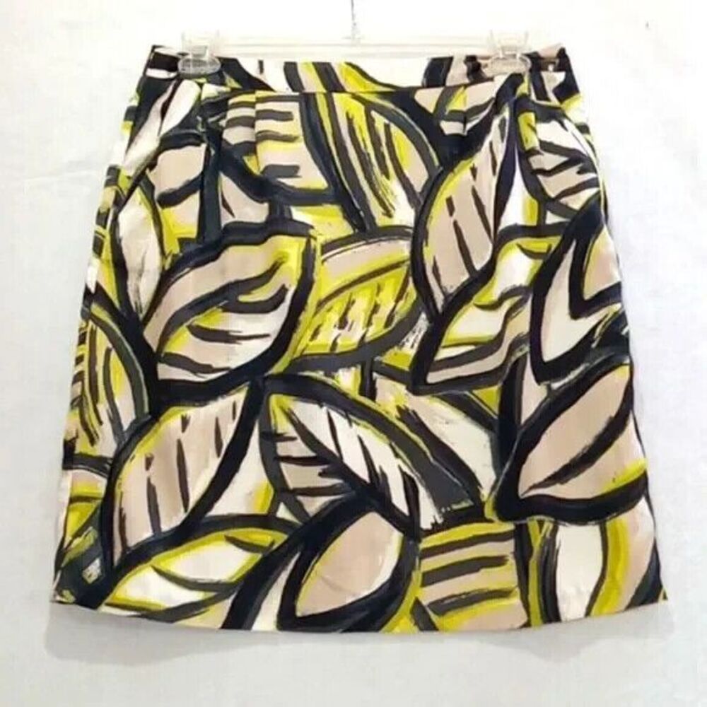 212 Collection women's size 14 Lined skirt pleated at front pockets *